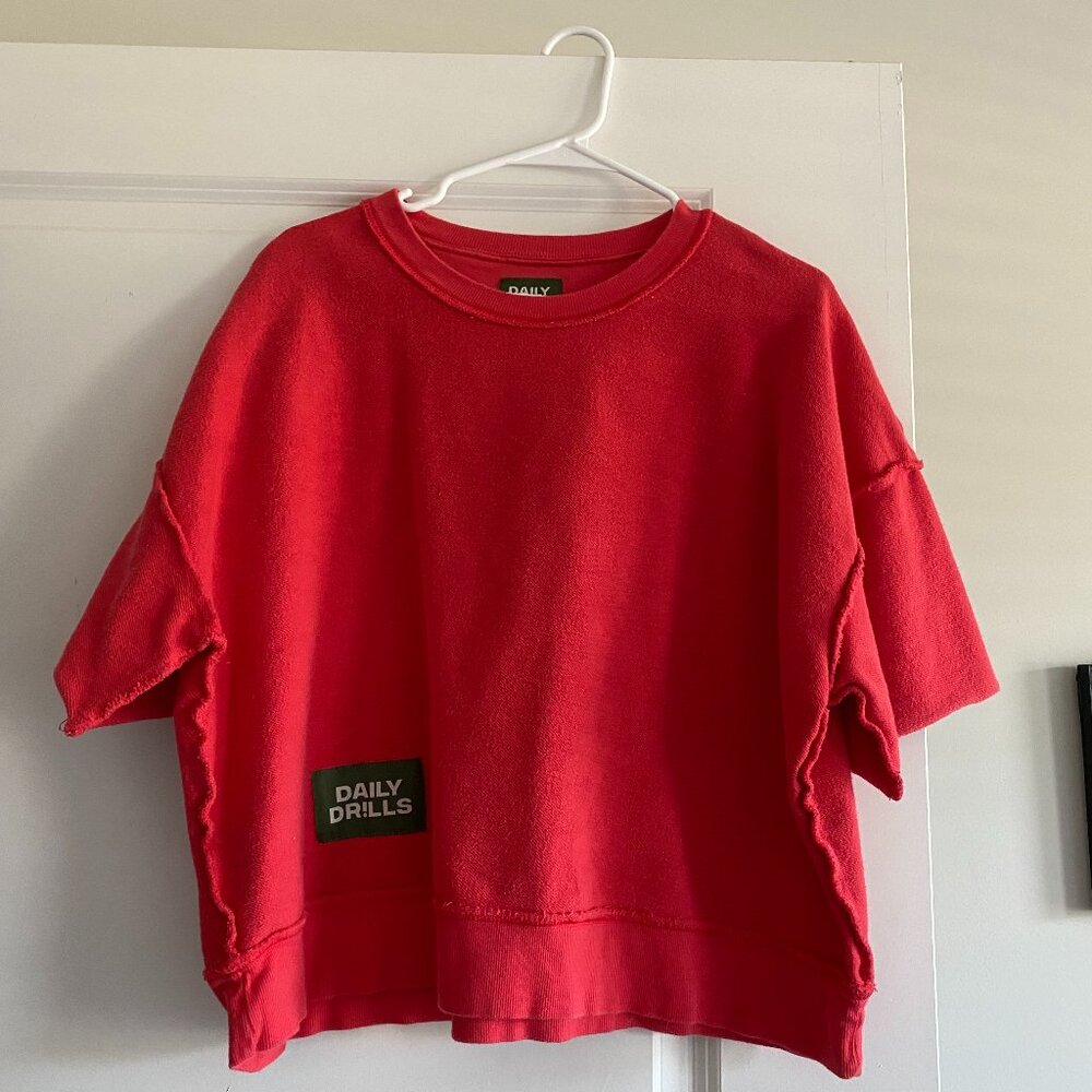 Daily Drills cropped sleeve crew red xs/s